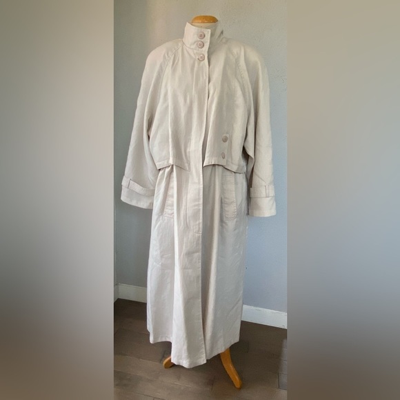 Nuage Jackets & Blazers - VINTAGE Nuage neutral cream oversized trench coat with  plaid lining Sz 17-18